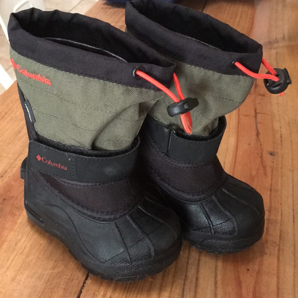 Columbia snow boots